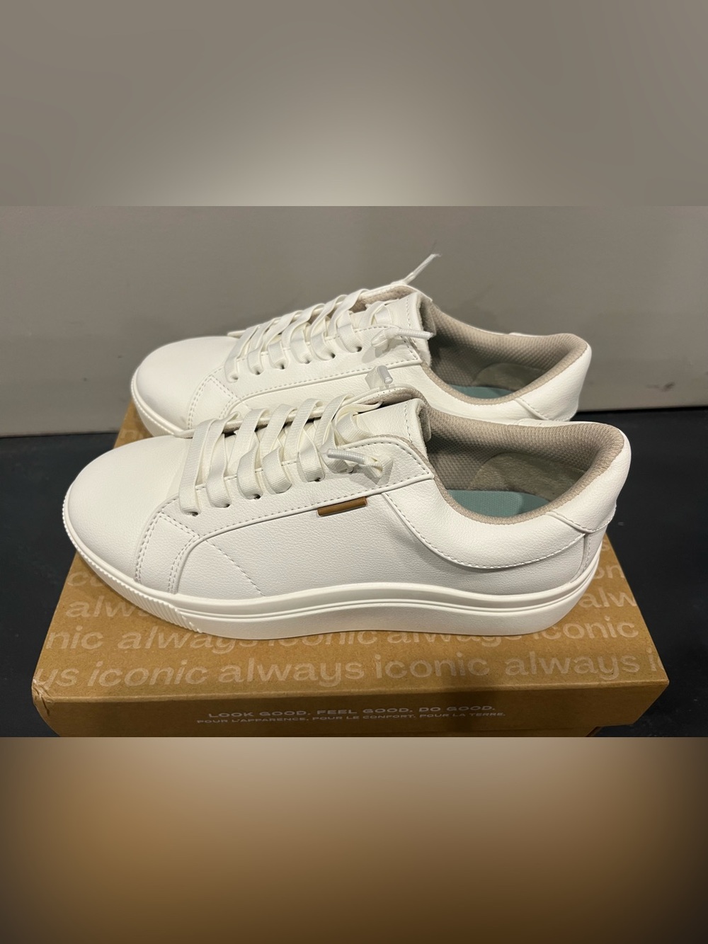 Dr. Scholl's Women's Truly Fun Sneakers White Low Top Size 9M NWB Comfort Shoes